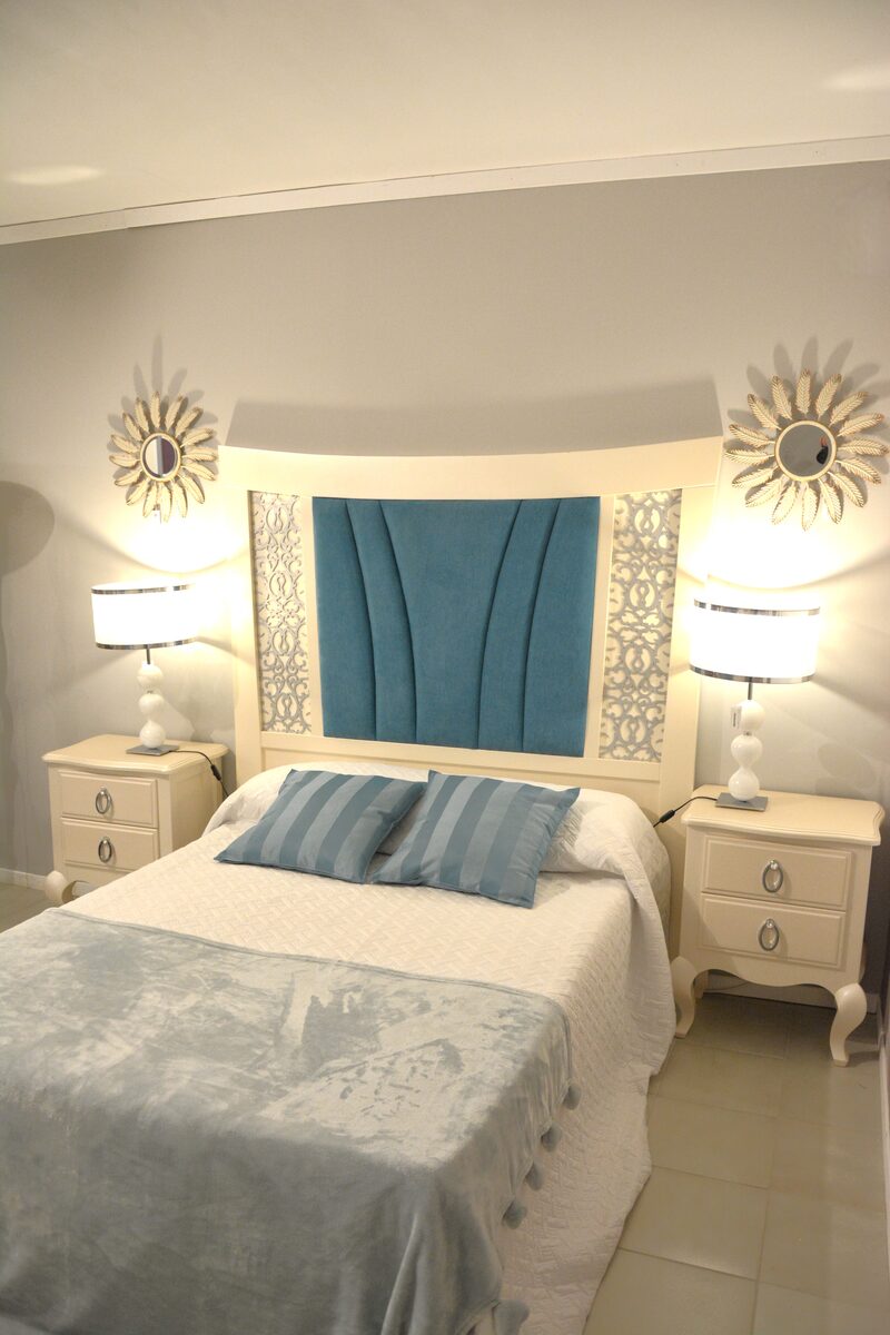 Dormitorio clásico crema - cabecero