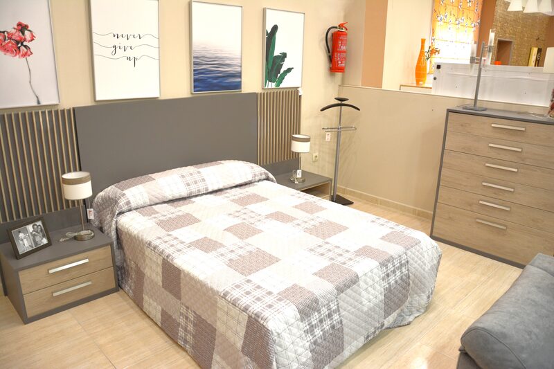 Dormitorio moderno bicolor - cómoda