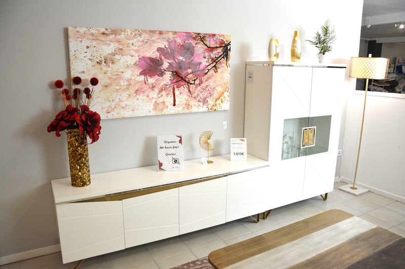 Salón blanco y dorado - frontal