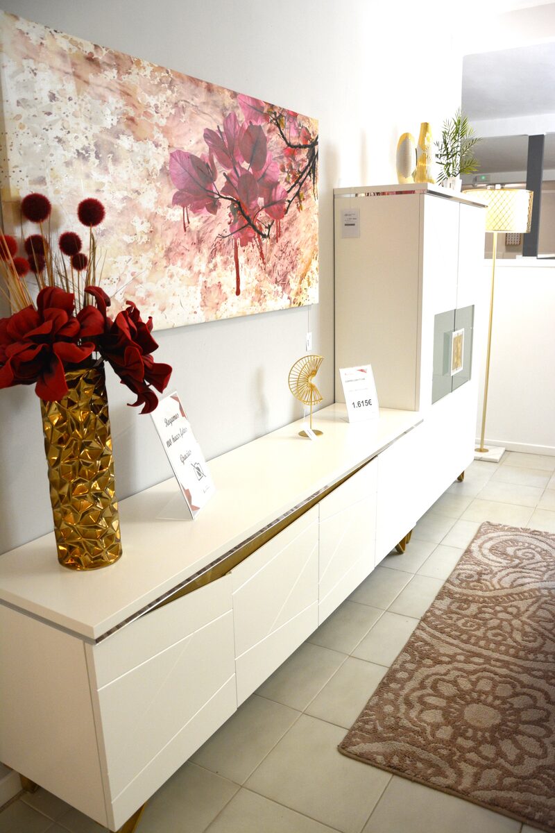 Salón blanco y dorado - lateral