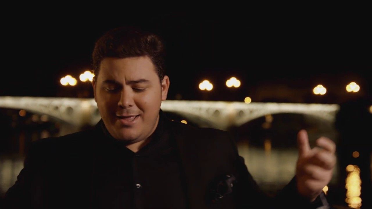 Manuel Berraquero Graba su Nuevo Videoclip en Muebles Hermanos Herrera